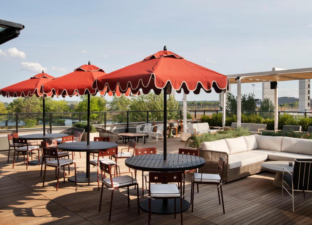 Roost Baltimore Luaran gambar